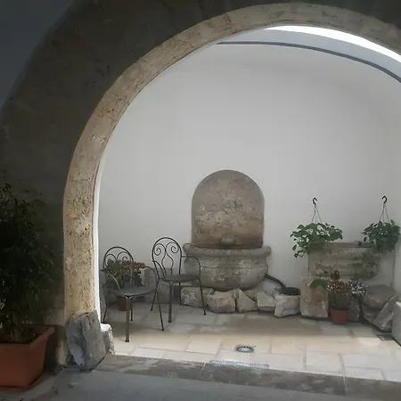 Palazzo De Castro Apartment *